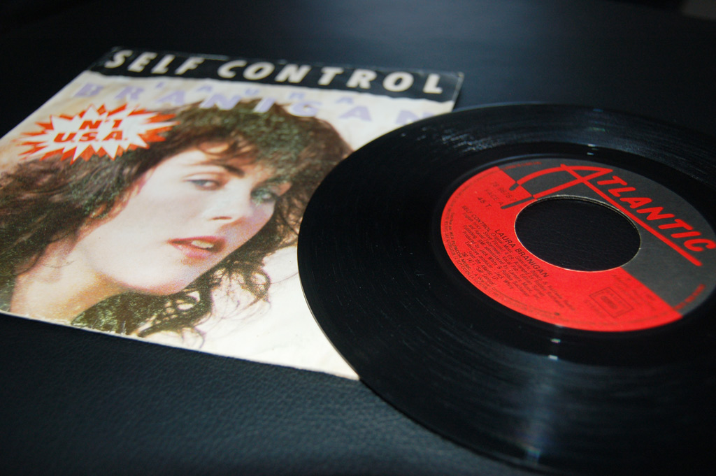 Laura Branigan Self Control – 1984 – Vinyle SP 45T